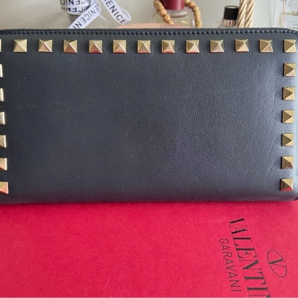 Valentino rockstud calfskin zipped wallet - Picture 3 of 3